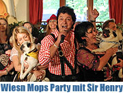 3. Wiesn Warm up - die Mopsparty mit Sir Henry am 05.09.2011. Sir Henry präsentierte (mit Janis Nikos) seinen Wiesnhit "Scharfe Möpse" (©Foto:Martin Schmitz)